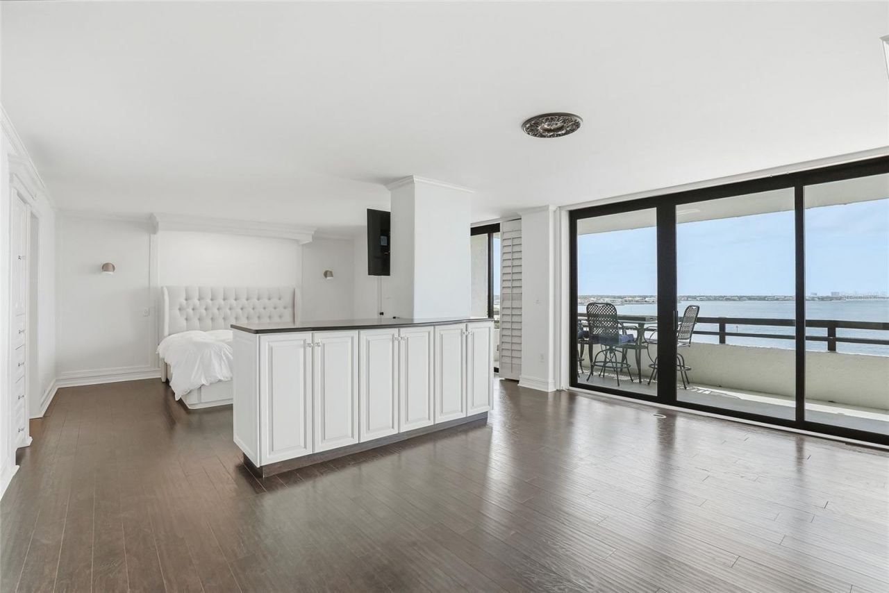 5700 Mariner Street, Unit 702, Tampa, FL 33609 Photo
