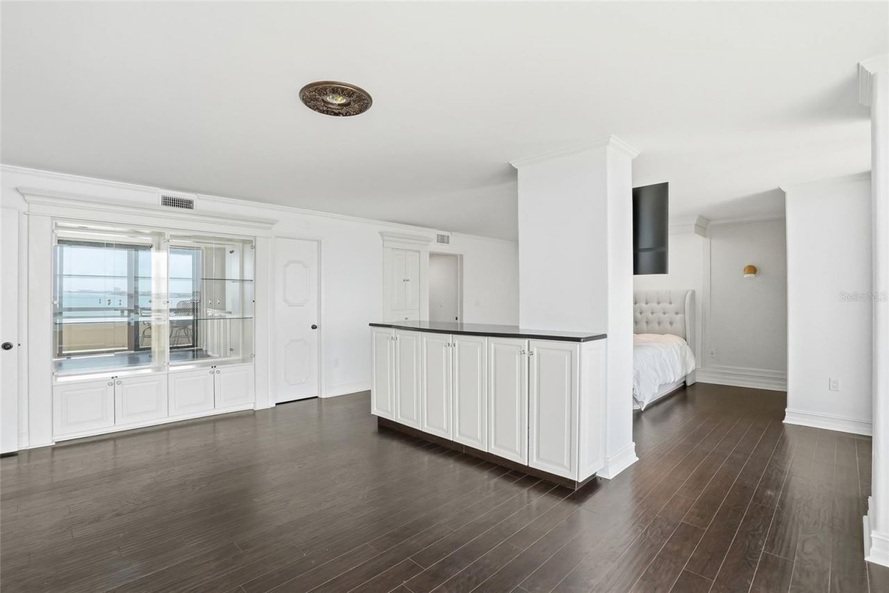 5700 Mariner Street, Unit 702, Tampa, FL 33609 Photo