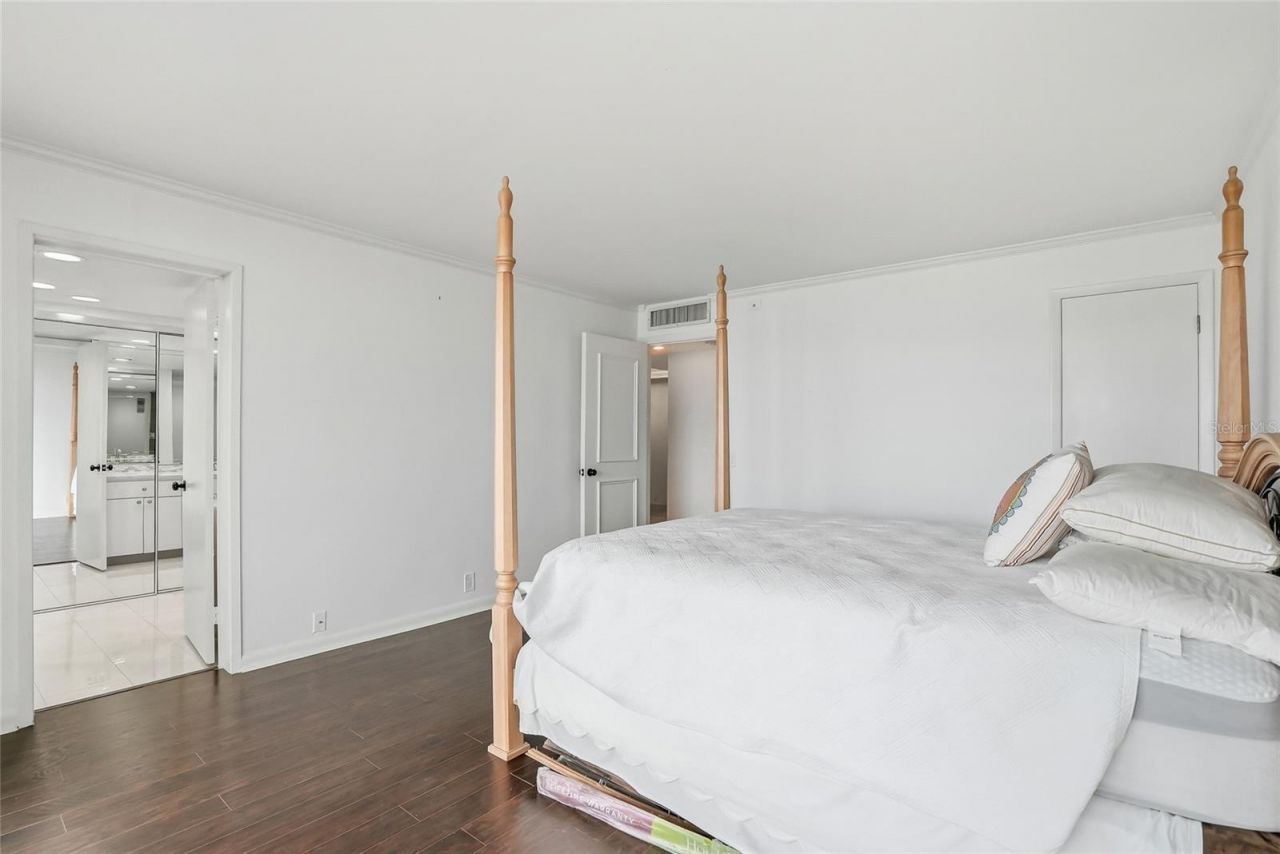 5700 Mariner Street, Unit 702, Tampa, FL 33609 Photo