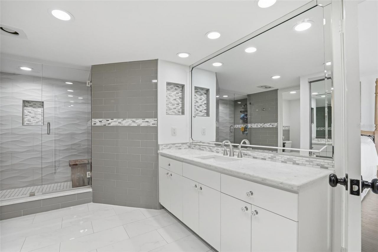 5700 Mariner Street, Unit 702, Tampa, FL 33609 Photo