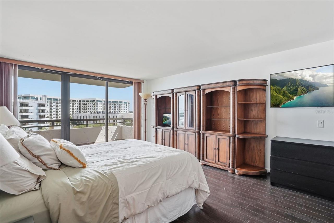 5700 Mariner Street, Unit 702, Tampa, FL 33609 Photo