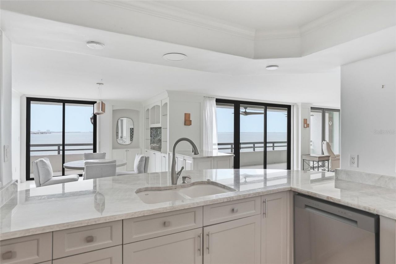 5700 Mariner Street, Unit 702, Tampa, FL 33609 Photo