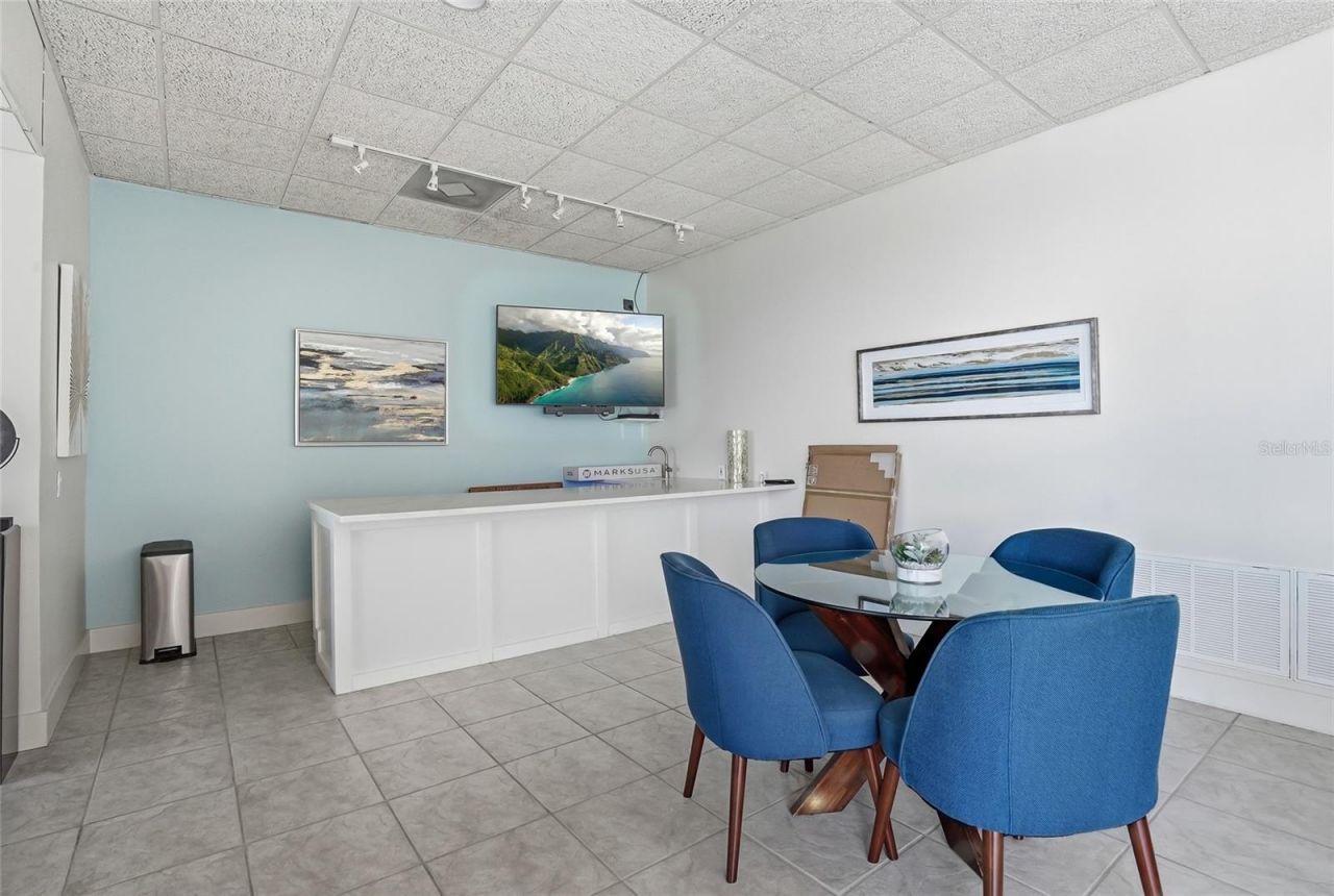 5700 Mariner Street, Unit 702, Tampa, FL 33609 Photo