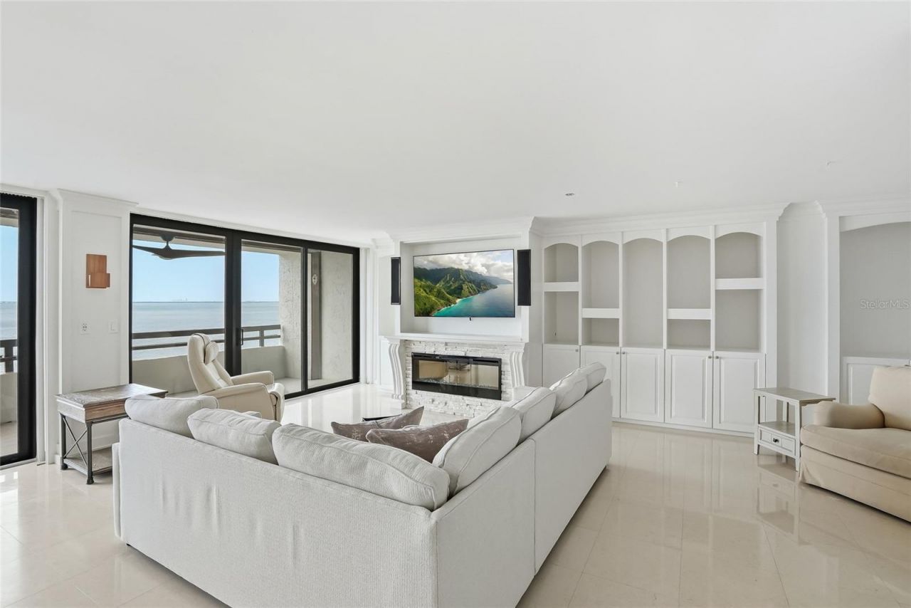5700 Mariner Street, Unit 702, Tampa, FL 33609 Photo