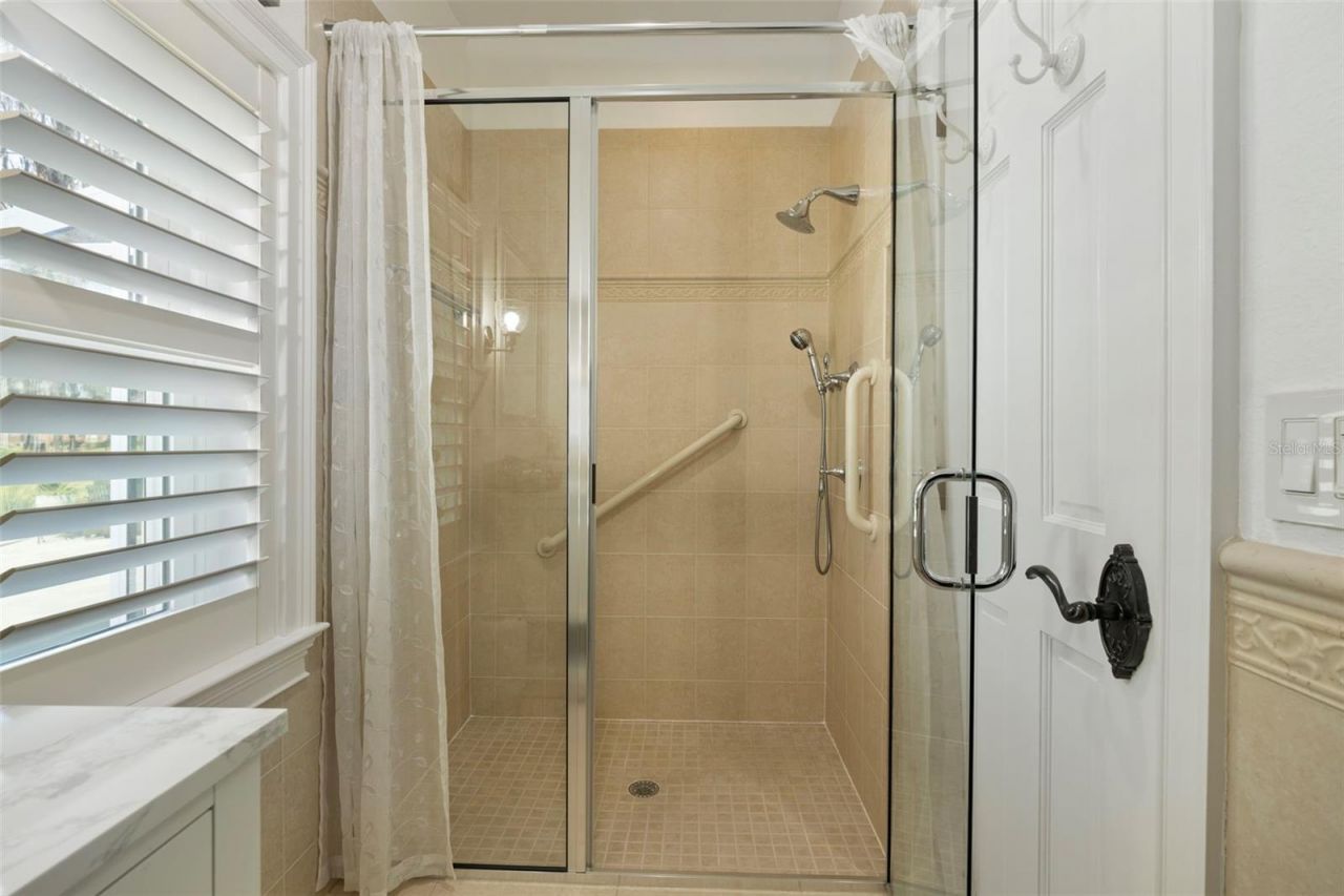 1006 Lake Cooper Drive, Lutz, FL 33548 Photo