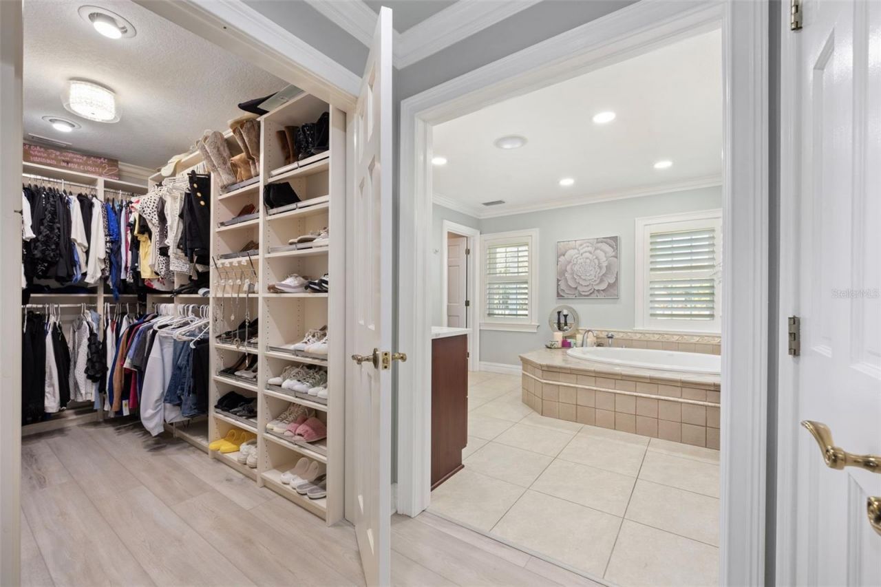 1006 Lake Cooper Drive, Lutz, FL 33548 Photo