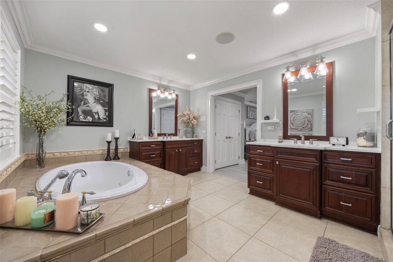 1006 Lake Cooper Drive, Lutz, FL 33548 Photo