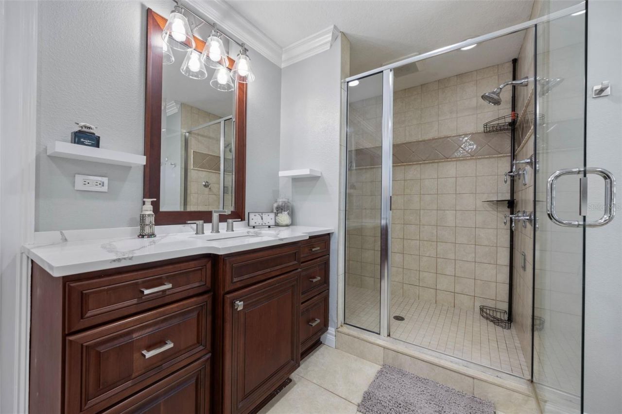 1006 Lake Cooper Drive, Lutz, FL 33548 Photo