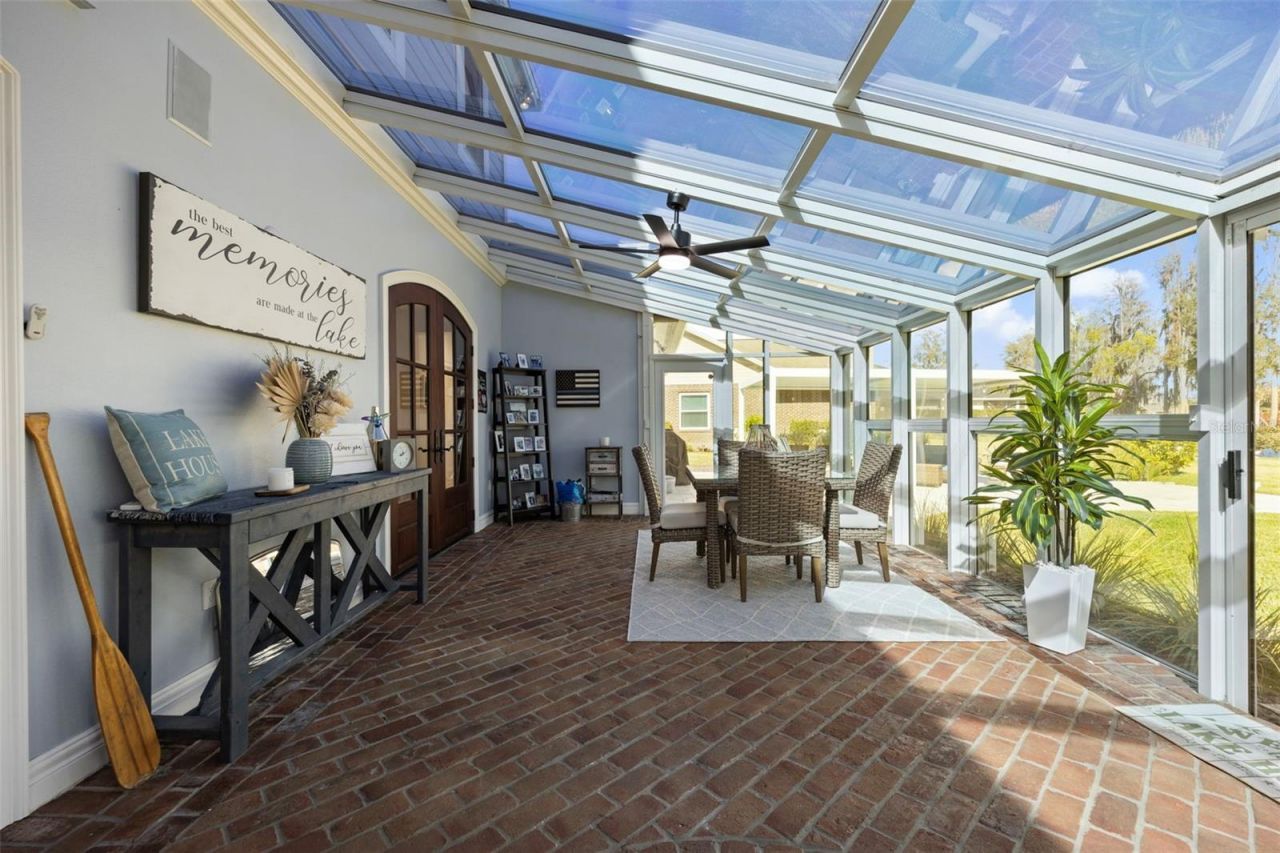 1006 Lake Cooper Drive, Lutz, FL 33548 Photo