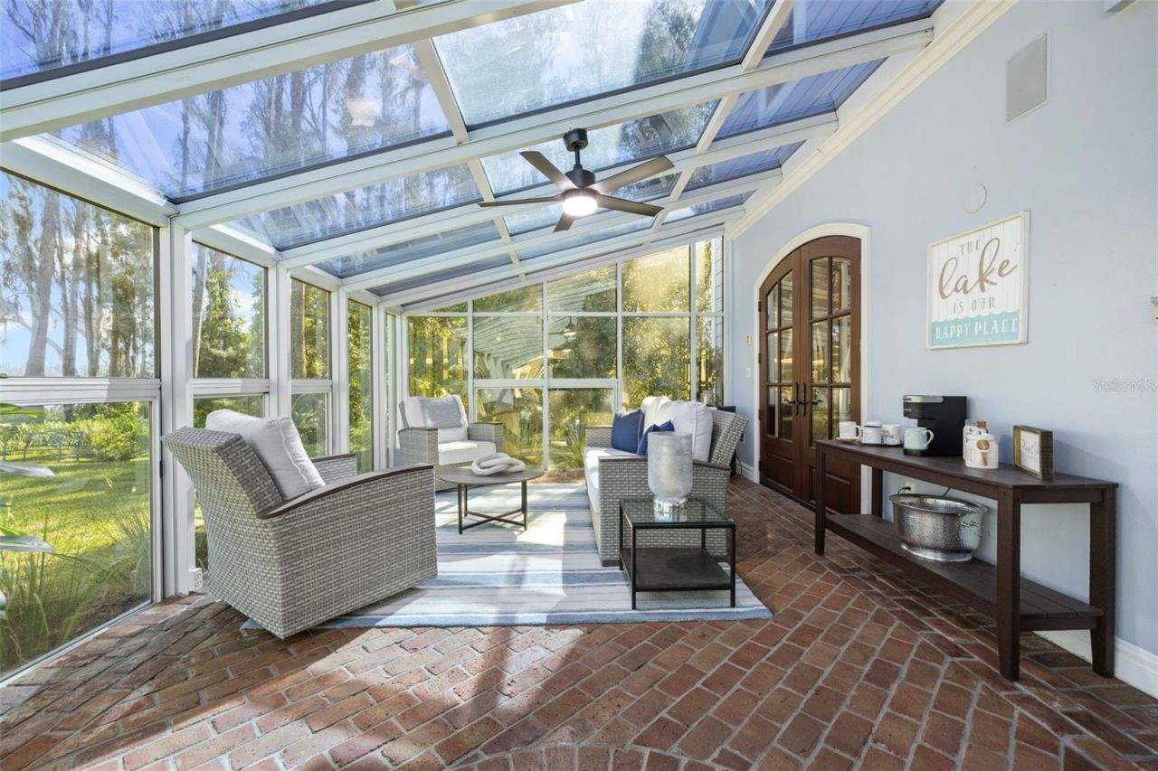 1006 Lake Cooper Drive, Lutz, FL 33548 Photo