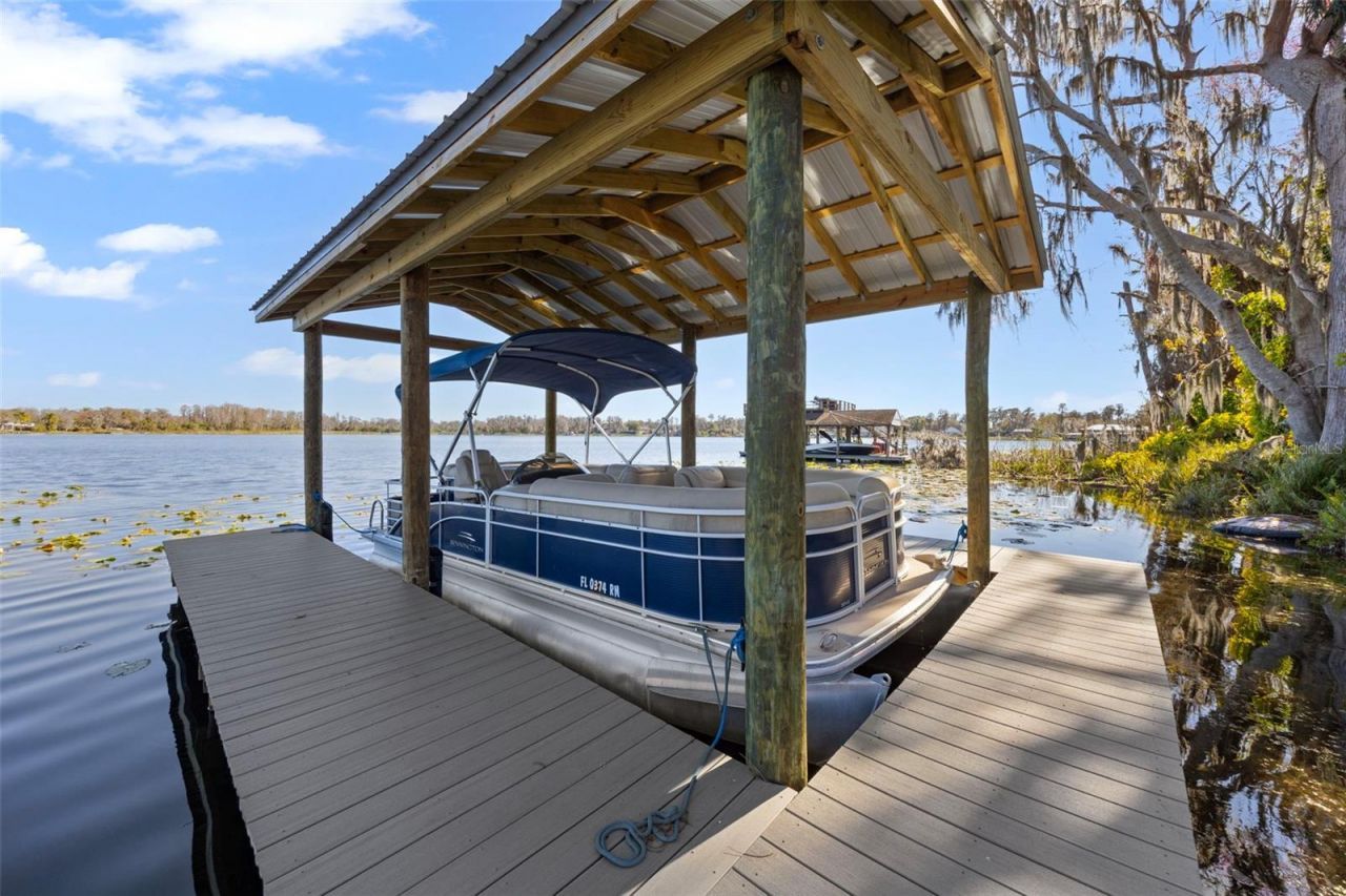 1006 Lake Cooper Drive, Lutz, FL 33548 Photo