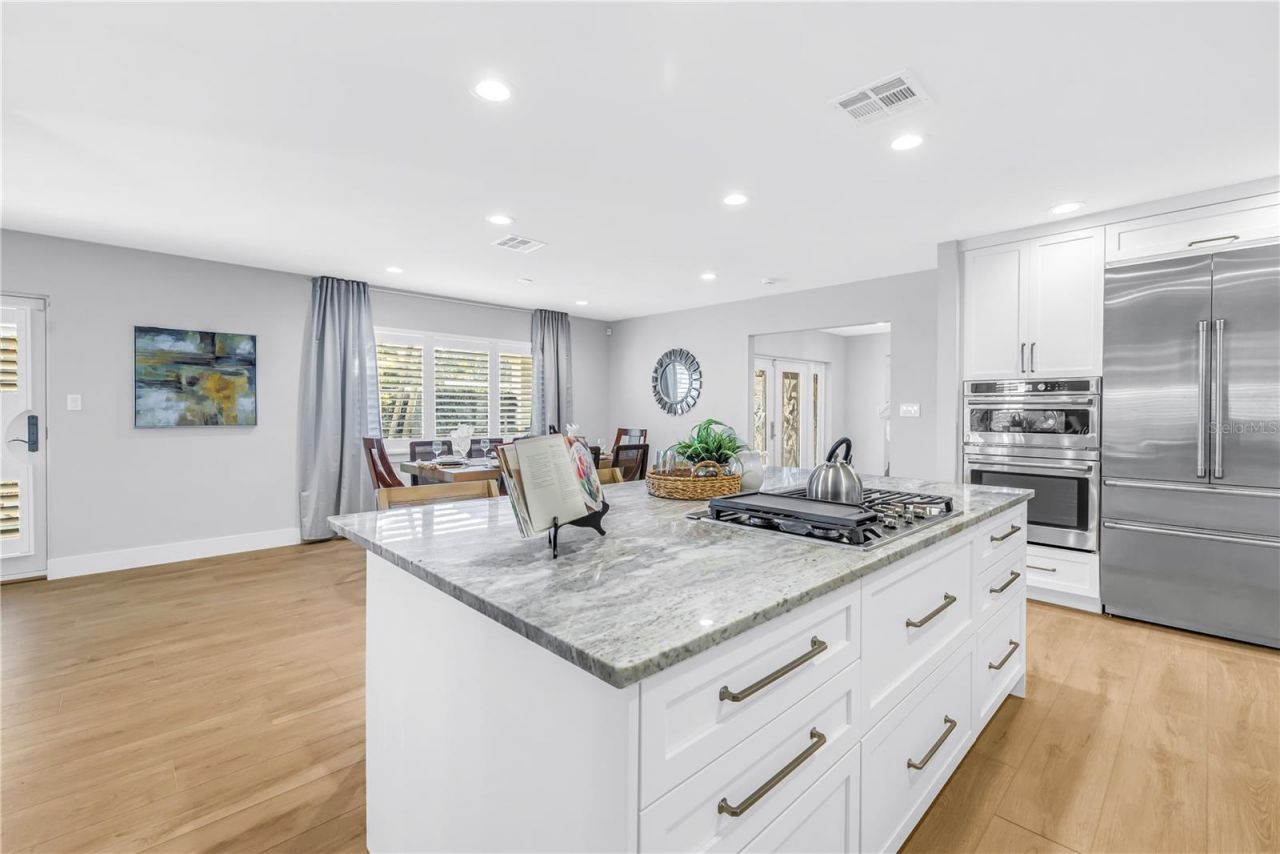 134 Riviera Way Ne, Saint Petersburg, FL 33704 Photo