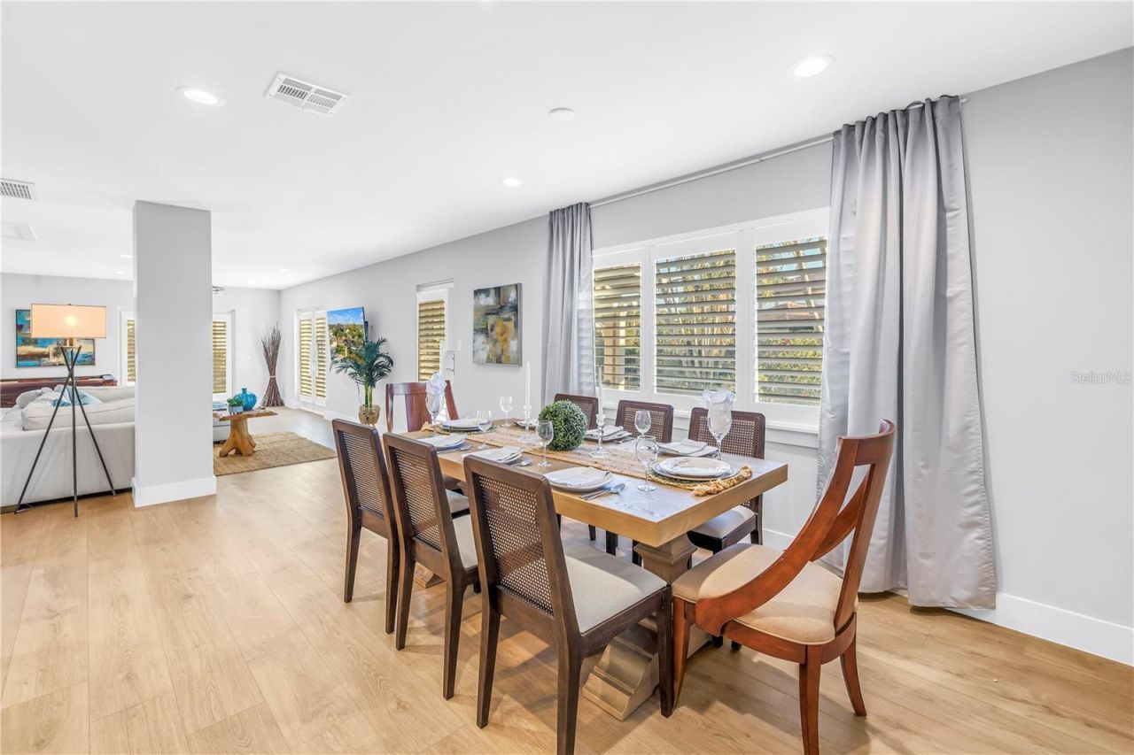 134 Riviera Way Ne, Saint Petersburg, FL 33704 Photo