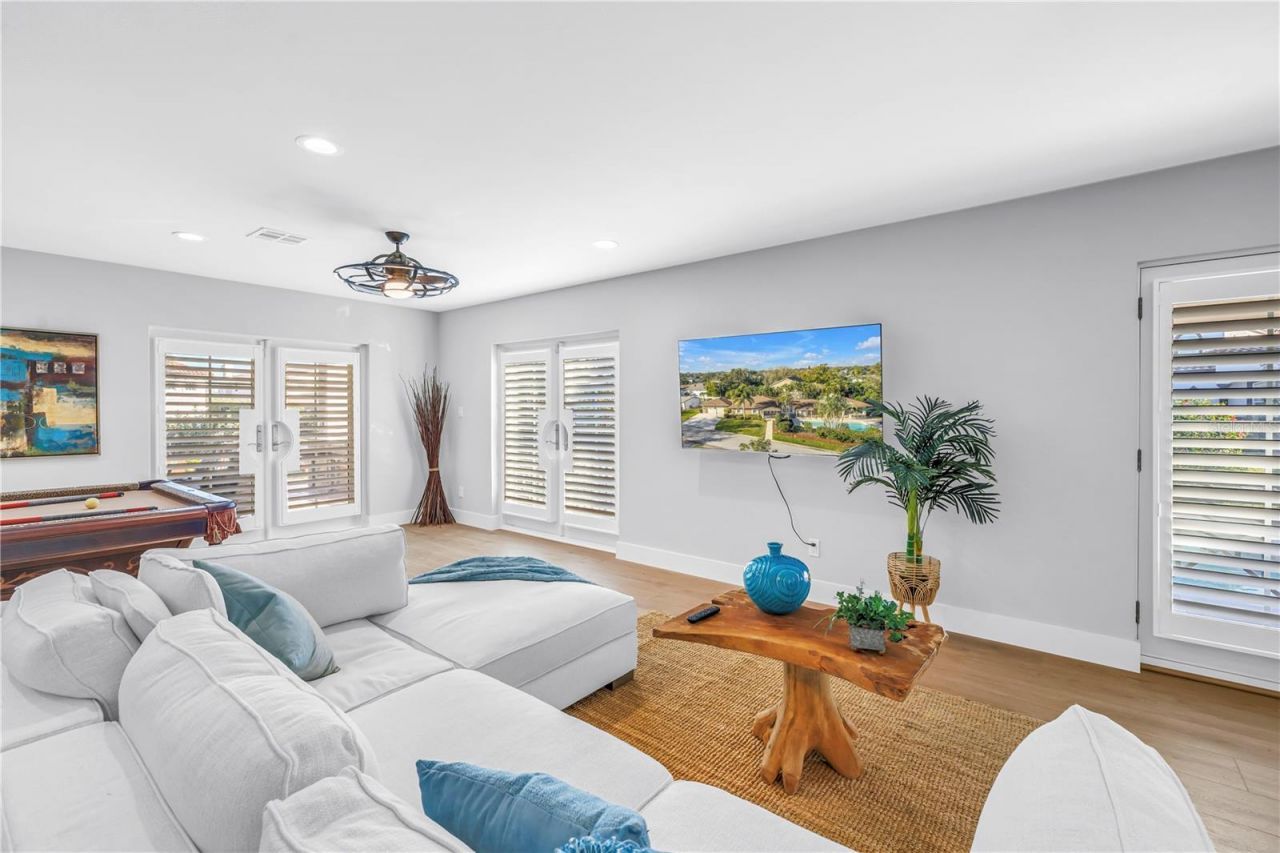 134 Riviera Way Ne, Saint Petersburg, FL 33704 Photo