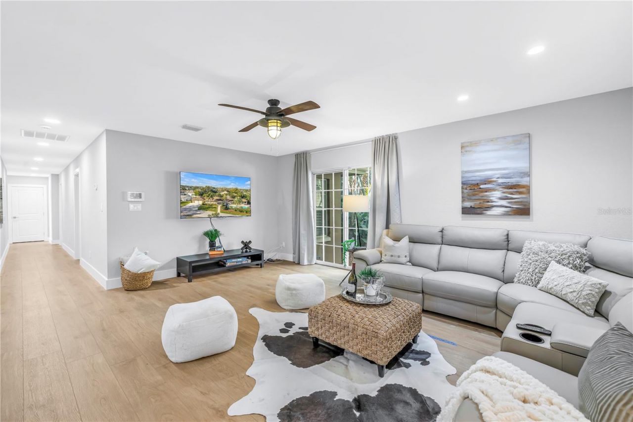 134 Riviera Way Ne, Saint Petersburg, FL 33704 Photo