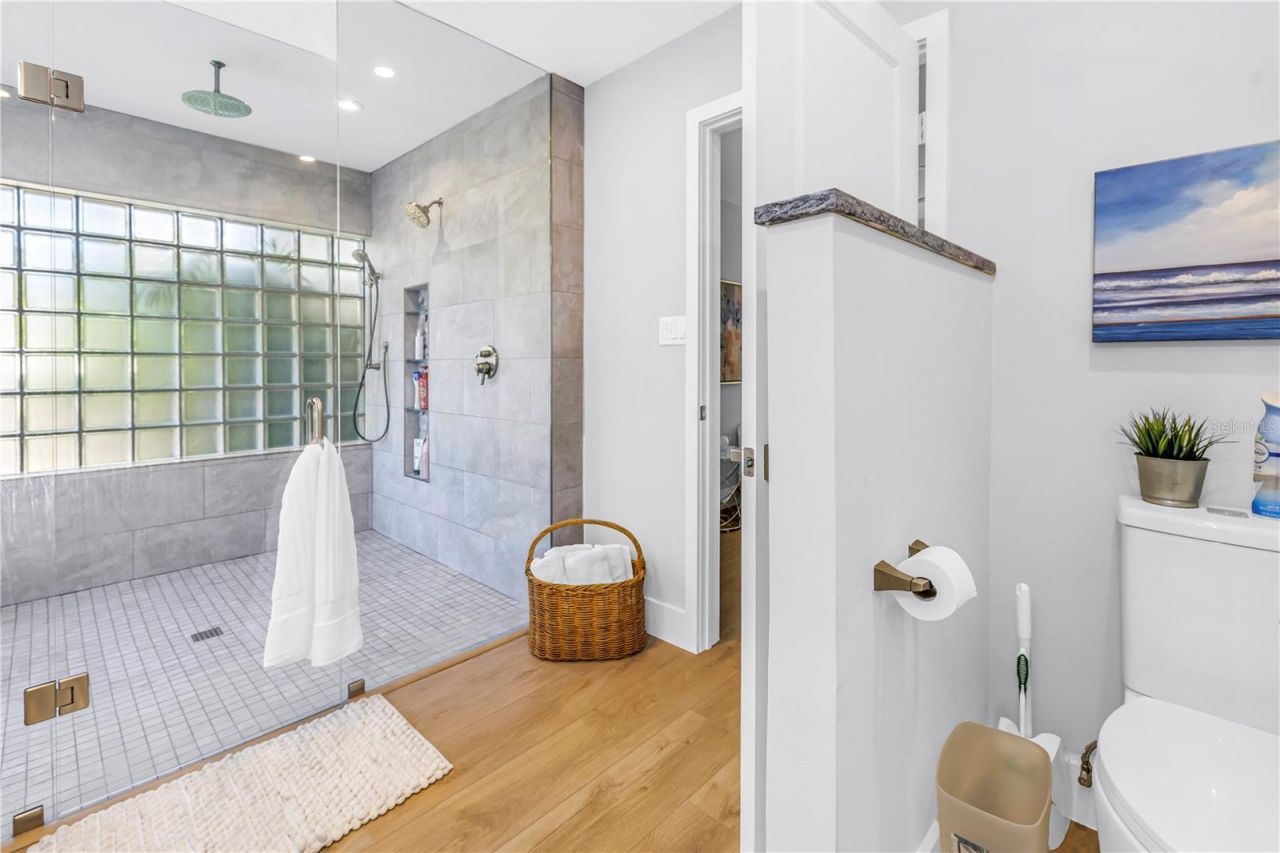 134 Riviera Way Ne, Saint Petersburg, FL 33704 Photo