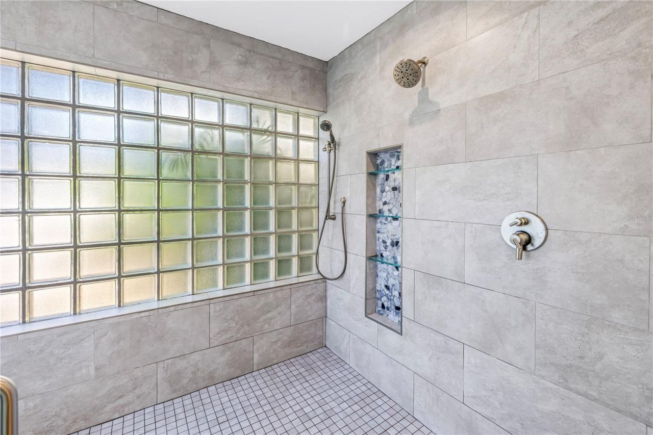 134 Riviera Way Ne, Saint Petersburg, FL 33704 Photo