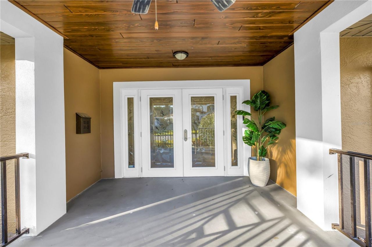 134 Riviera Way Ne, Saint Petersburg, FL 33704 Photo