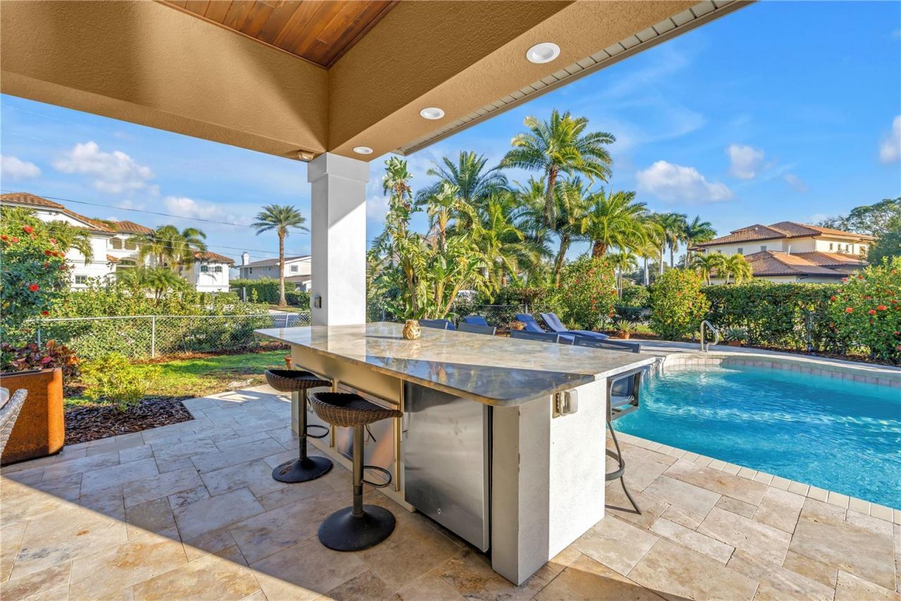 134 Riviera Way Ne, Saint Petersburg, FL 33704 Photo