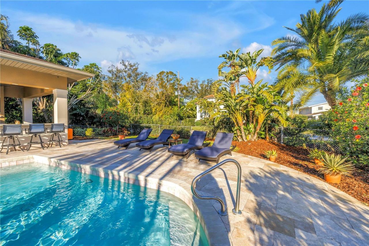 134 Riviera Way Ne, Saint Petersburg, FL 33704 Photo