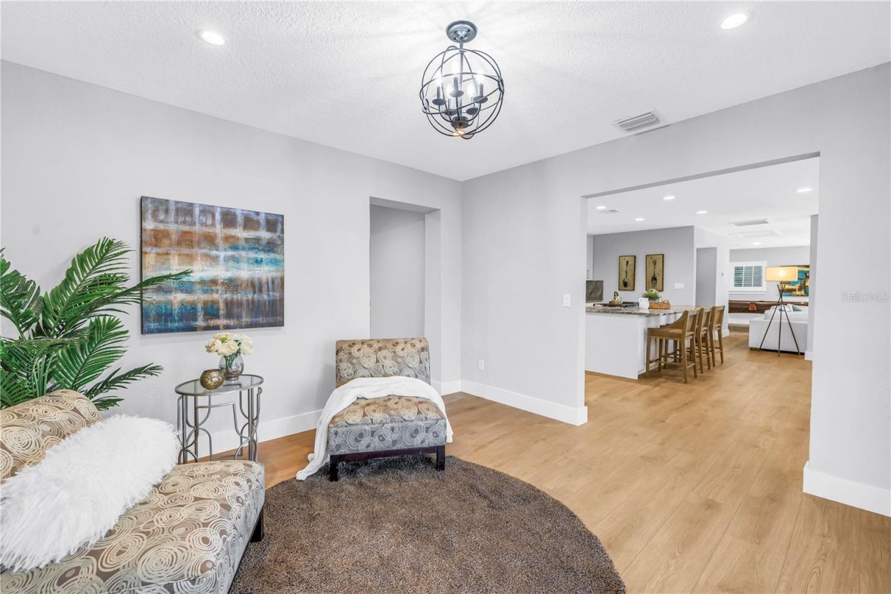 134 Riviera Way Ne, Saint Petersburg, FL 33704 Photo