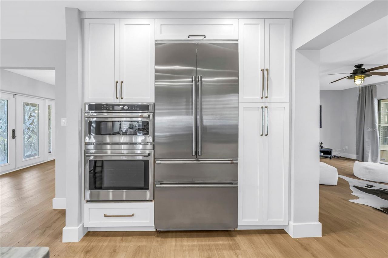 134 Riviera Way Ne, Saint Petersburg, FL 33704 Photo