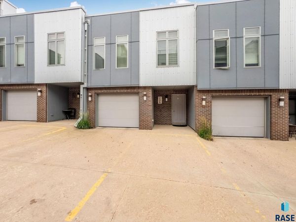 226 E Residence Pl, Unit 16, Sioux Falls, SD 57104