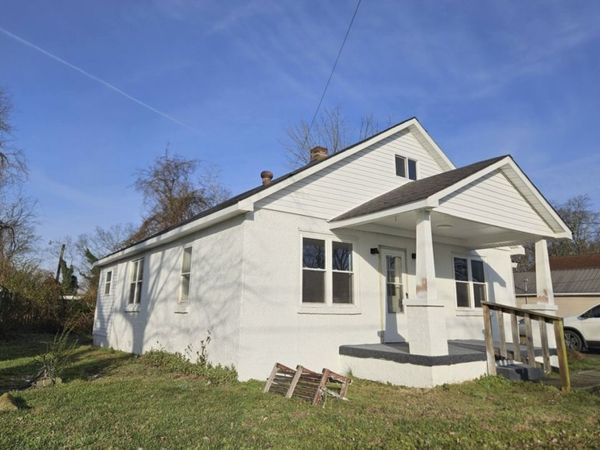 386 N Blakemore Ave, Gallatin, TN 37066