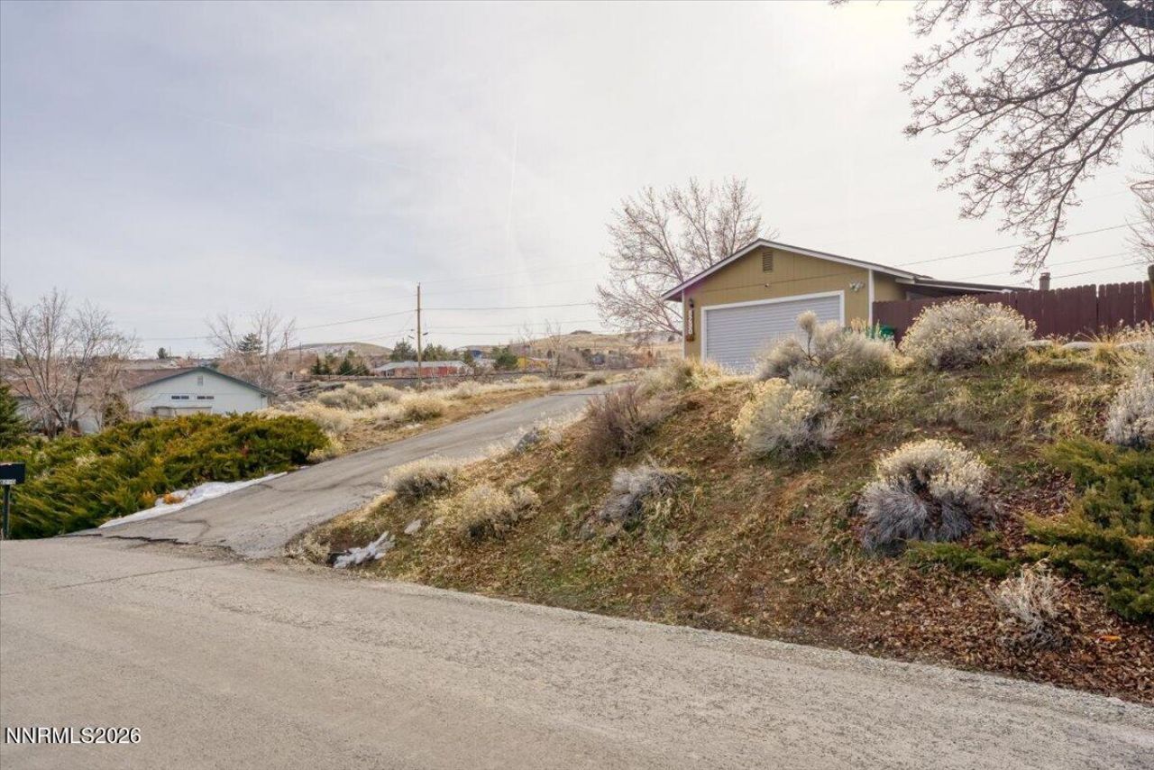 8290 Mohawk Lane, Reno, NV 89506 Photo