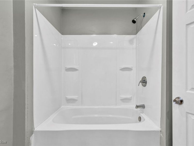 3429 Martin Luther King Jr Drive, Cleveland, OH 44104 Photo 42