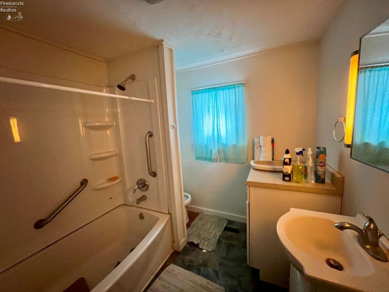 804 W Franklin Street, Kenton, OH 43326 Photo 6