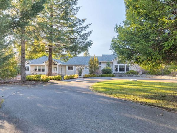 353 Hixson Drive, Grants Pass, OR 97526