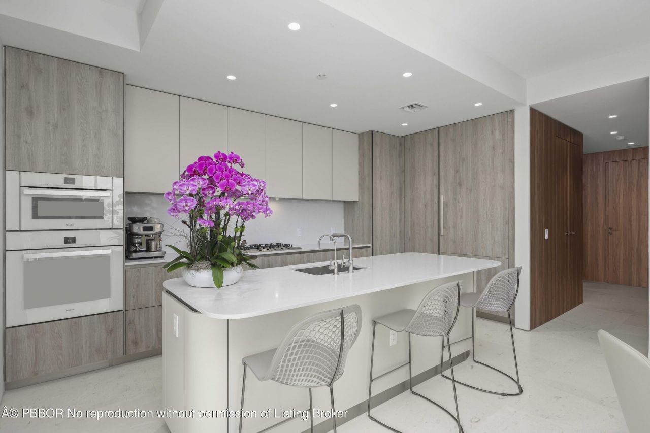 200 Arkona Court, Unit 1002, West Palm Beach, FL 33401 Photo