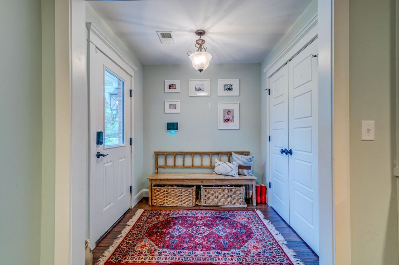 902 Mikell Drive Photo 11