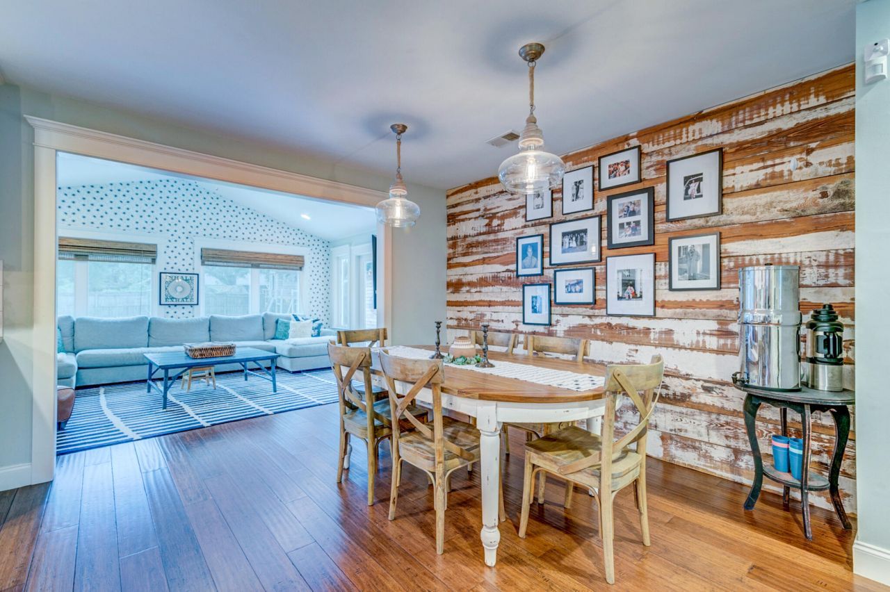 902 Mikell Drive Photo 12