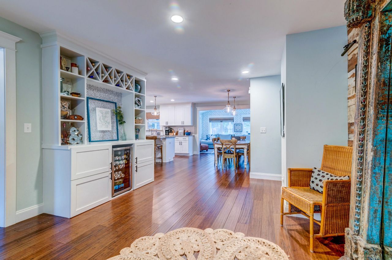 902 Mikell Drive Photo 14