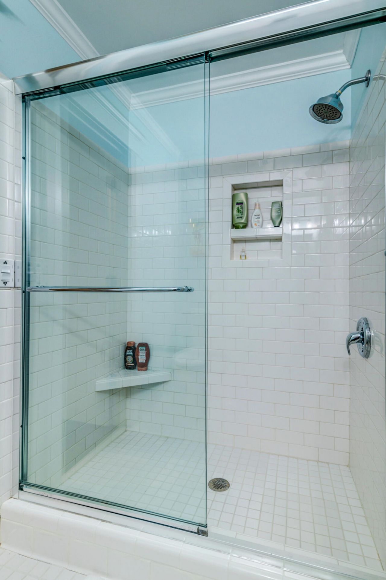 902 Mikell Drive Photo 19