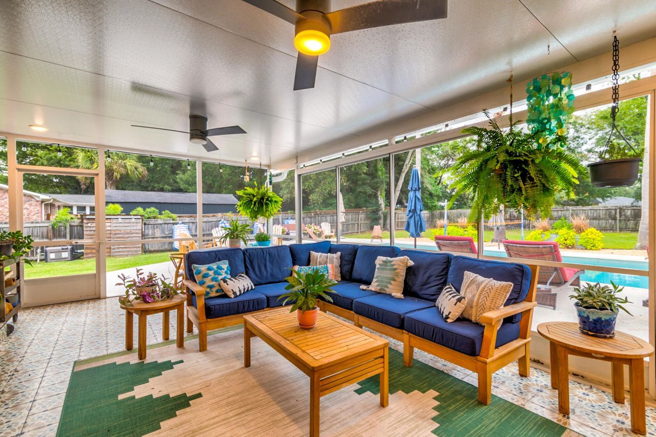 902 Mikell Drive Photo 21