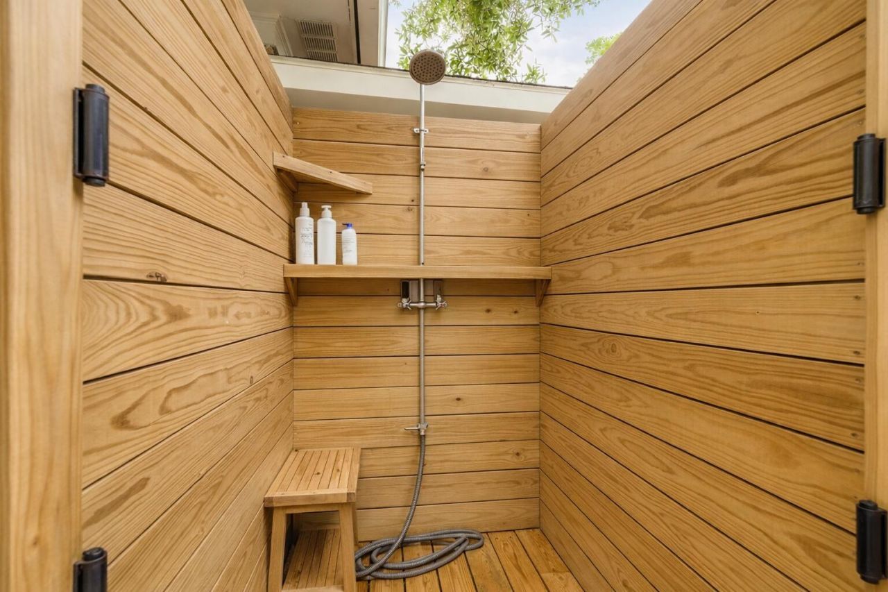 902 Mikell Drive Photo 25