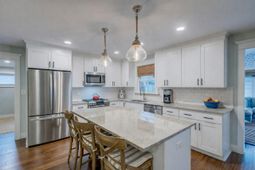 902 Mikell Drive photo 4