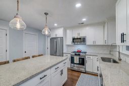 902 Mikell Drive photo 4