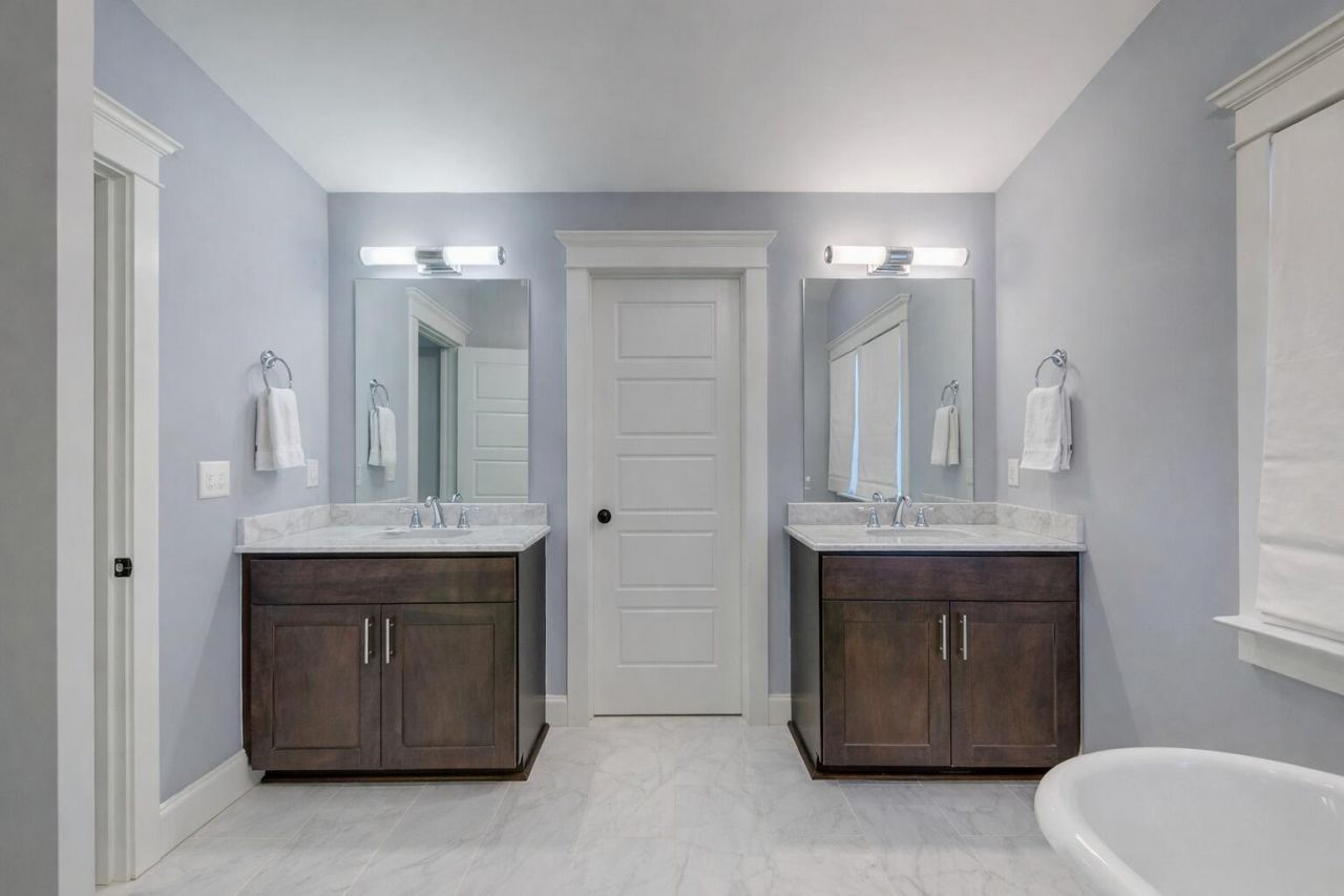 902 Mikell Drive Photo 7