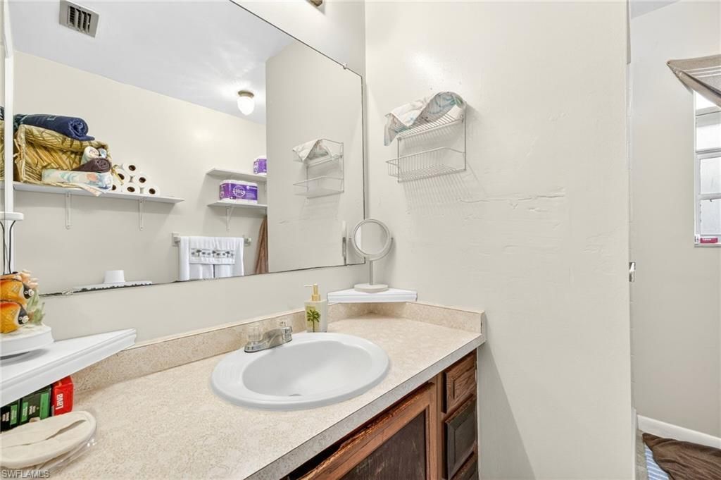 1404 SE 36th Ter, Cape Coral, FL 33904 Photo