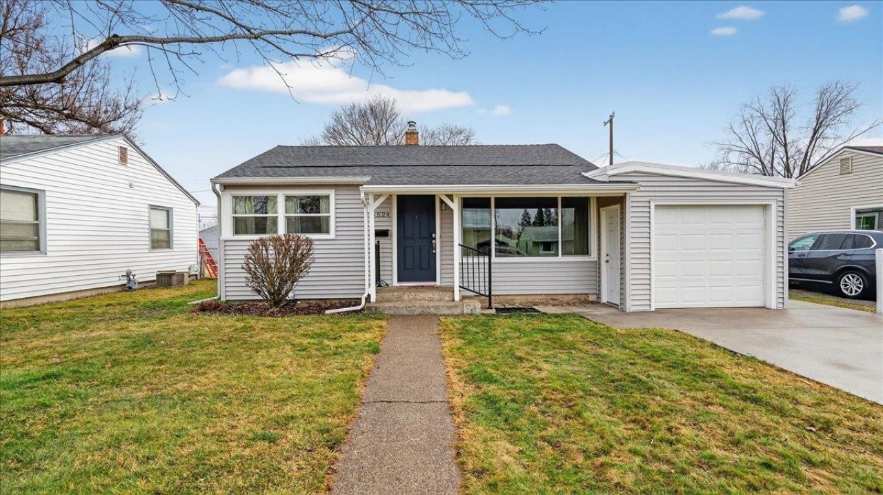 5624 N Lindeke St, Spokane, WA 99205 Main Photo