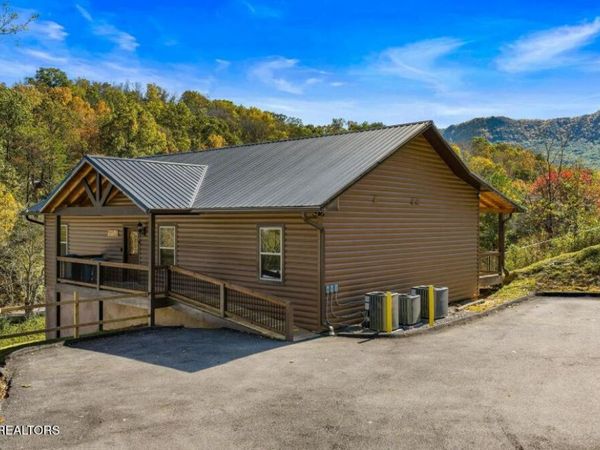 561 Sugar Loaf Rd, Seymour, TN 37865