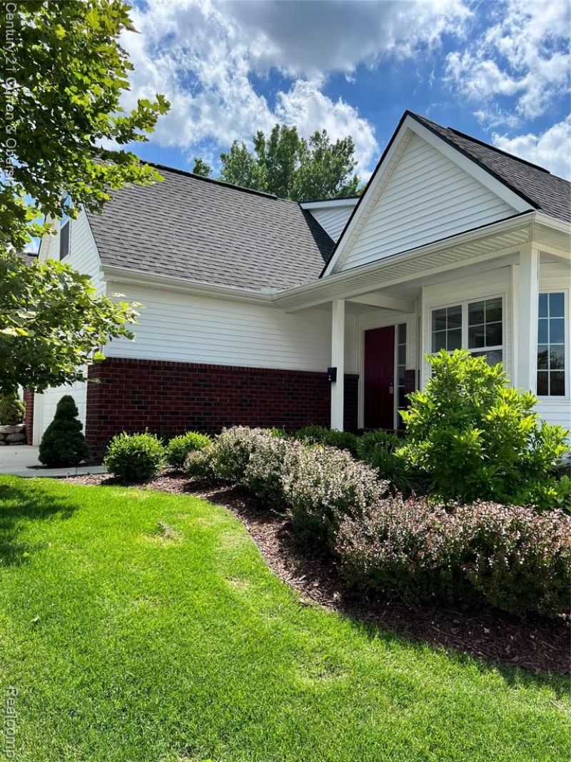 828 Nelsons Ridge Drive, Howell, MI 48843 Main Photo