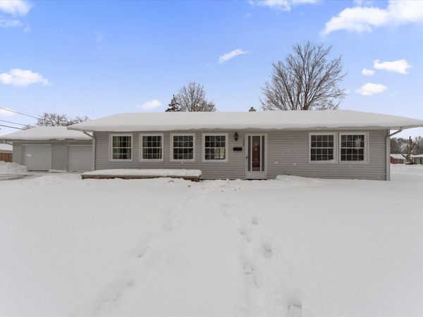 1225 Manchester Drive, South Bend, IN 46615