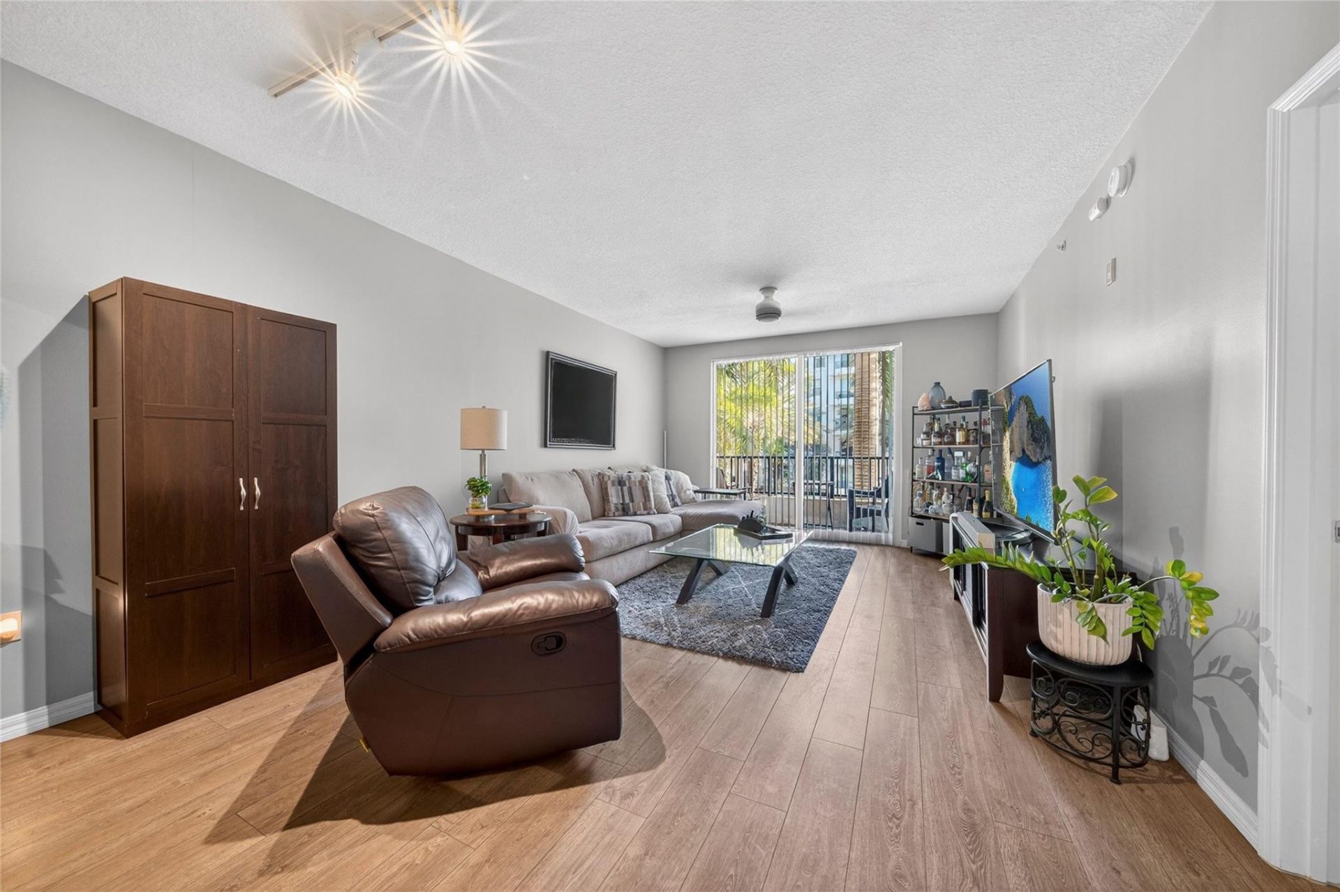 2401 NE 65th Street, Unit 310, Fort Lauderdale, FL 33308 Photo