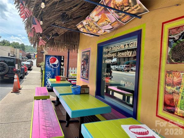 198 Oak Avenue, Spruce Pine, NC 28777