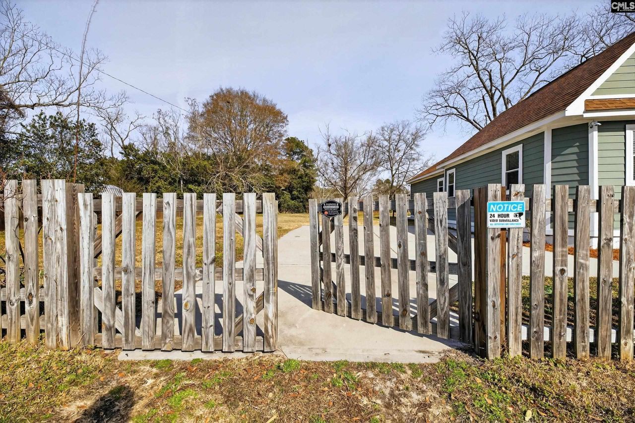 523 Dibble Street Photo 44